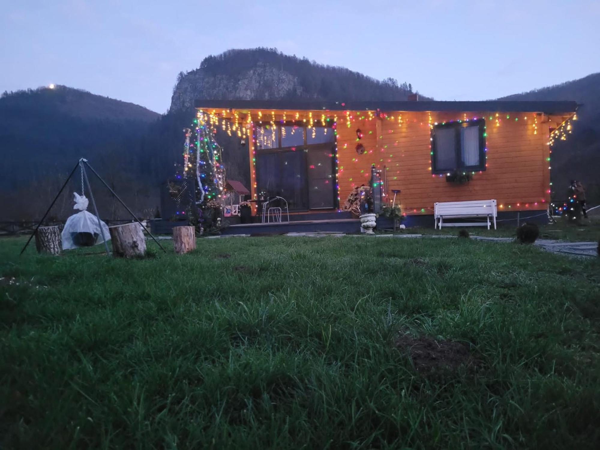 Casuta De Sub Stanca Apuseni,hot Tub Inclus